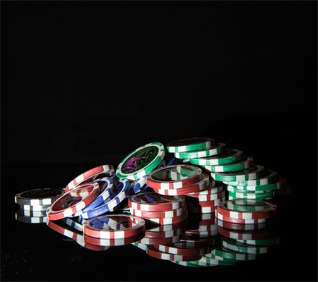 Trở Thành Một Cầu Thủ Hàng Đầu: Tổng Kết Chiến Lược Cạnh Tranh Texas Hold'em